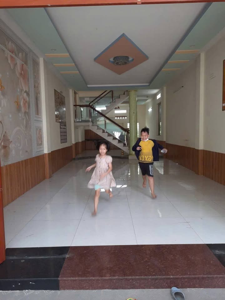 Nhà nguyên căn Phú Tân, Thủ Dầu Một 15 triệu/tháng - Full nội thất!