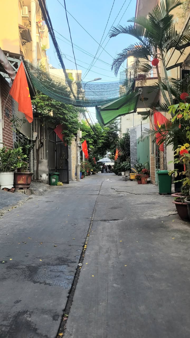 Nhà Riêng Lê Trọng Tấn, Tân Phú 54m² 5 Tỷ - Vị trí đẹp, Sẵn sàng ở ngay!