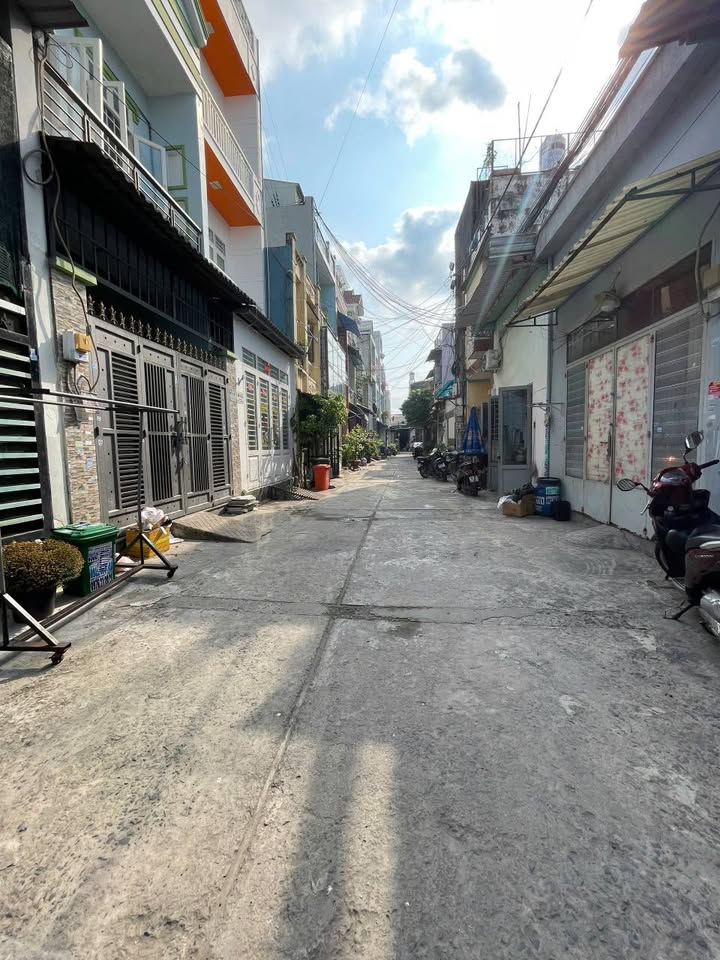 Nhà riêng Bình Tân 40m² 3.55 tỷ - Hẻm ô tô vào tận nhà!