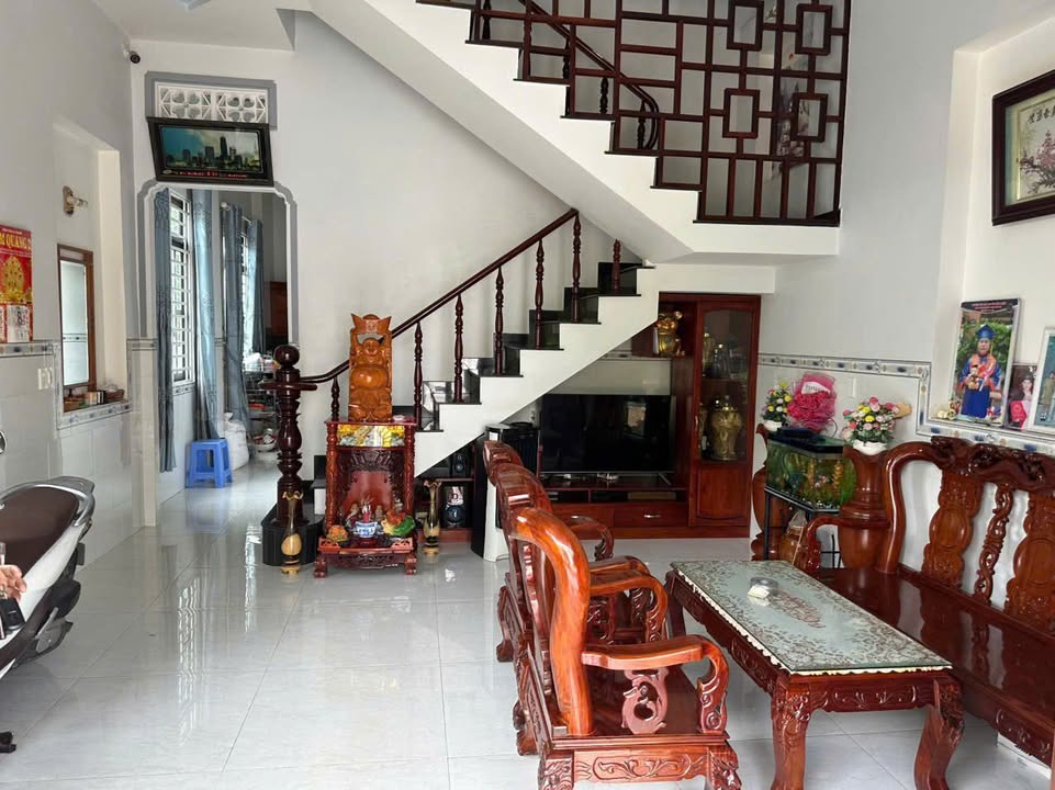 Nhà 67m² Đông Hòa Dĩ An - Sổ Chung, Gần BigC, Giá 2 Tỷ