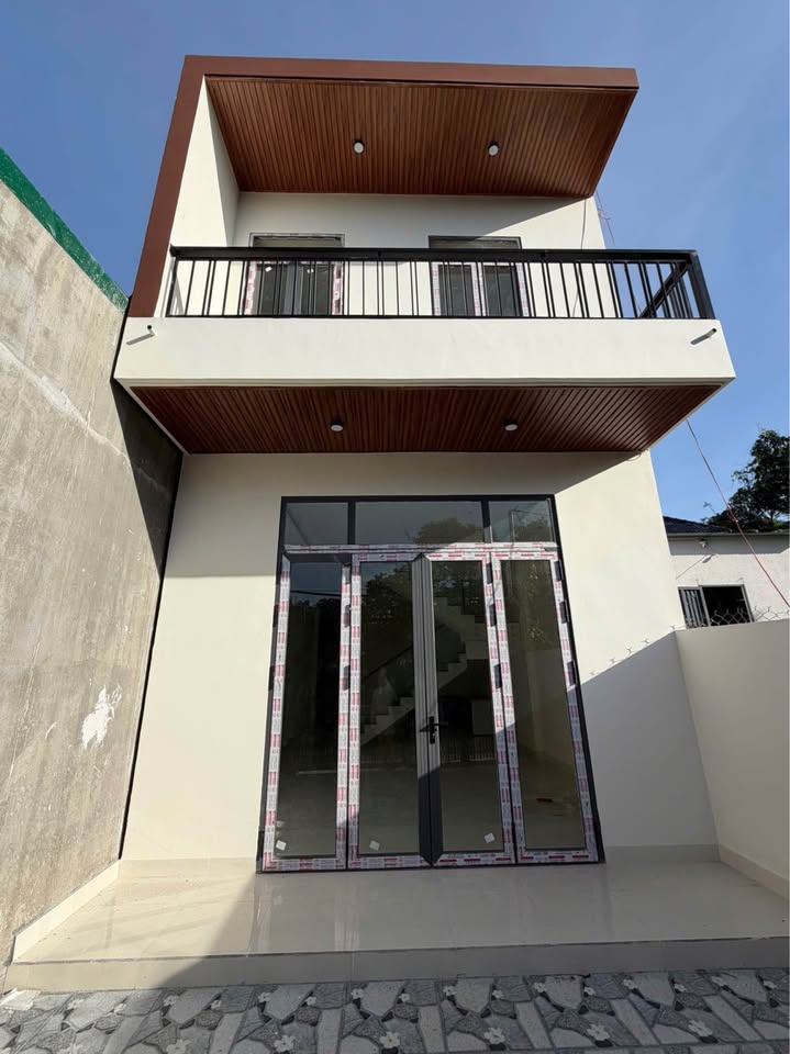 Nhà Riêng Hòa Phú, BMT 100m² - Ô Tô Vào Tận Nhà, Giá Chỉ 1.7 Tỷ!