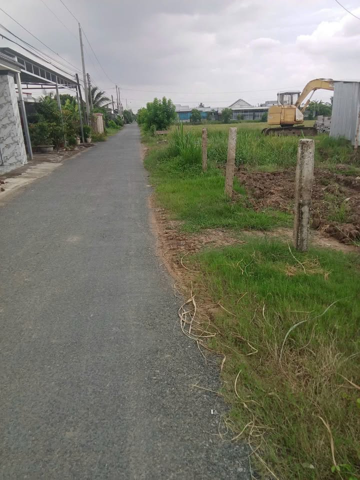 Bán Gấp Đất Nền 858m² Mặt Tiền Cầu Bà Trà, Gò Công - Sổ Hồng Sẵn Sàng