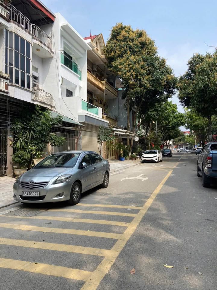 Bán đất tặng nhà 3 tầng MT Tôn Thất Tùng, Vĩnh Yên - 91.5m² - Hơn 5 tỷ