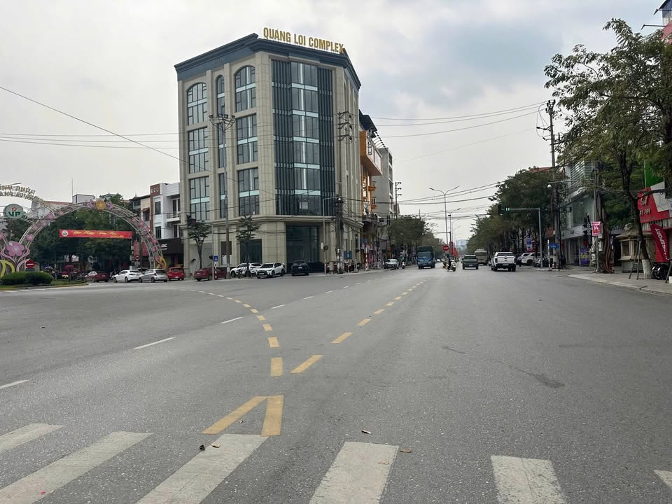 Nhà Mặt Tiền Mê Linh, Vĩnh Yên 90m² - Kinh Doanh Sầm Uất, Dòng Tiền 10 Triệu/Tháng