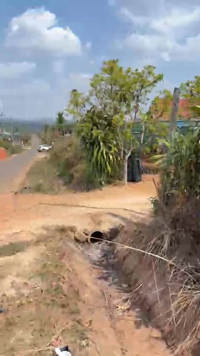 Đất nền Ea Kmút 400m² giá 2.3 tỷ - Sổ đỏ chính chủ!