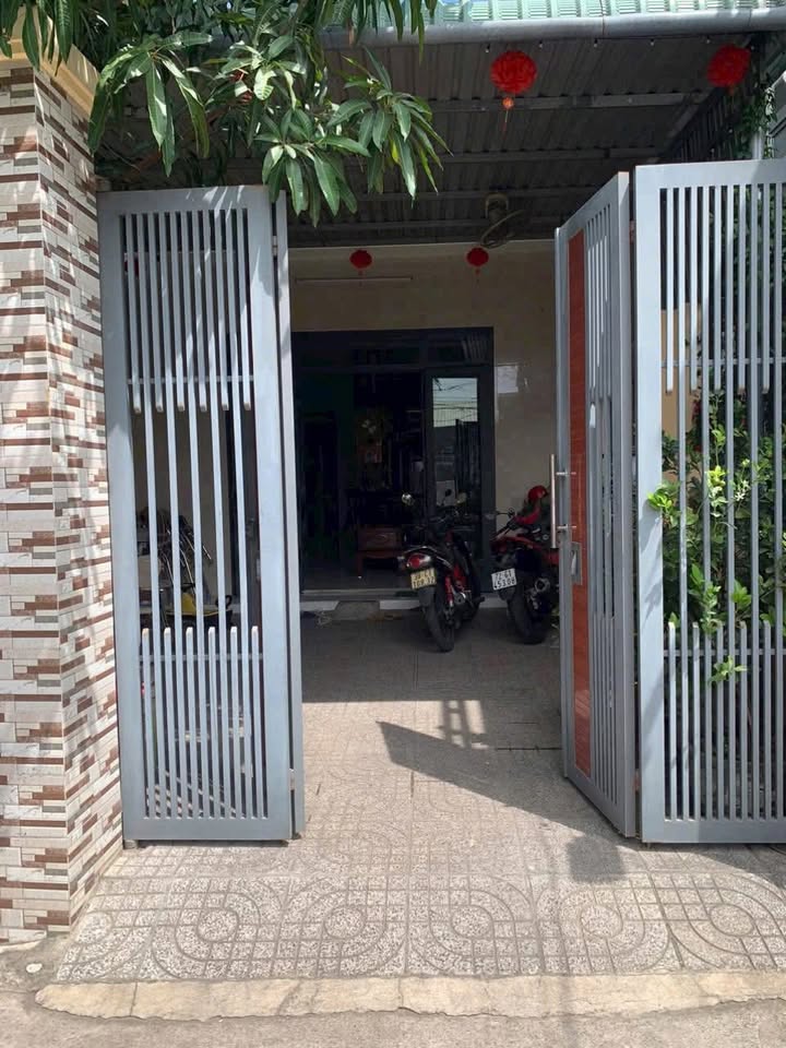 Nhà riêng Thị trấn Long Điền 130m² giá 1.95 tỷ - Sẵn sàng ở ngay!