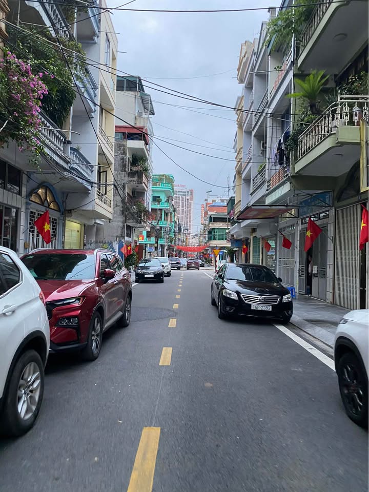 Bán nhà phố Cột 3 Hồng Hải 62m² giá 8 tỷ - Vị trí đắc địa kinh doanh!