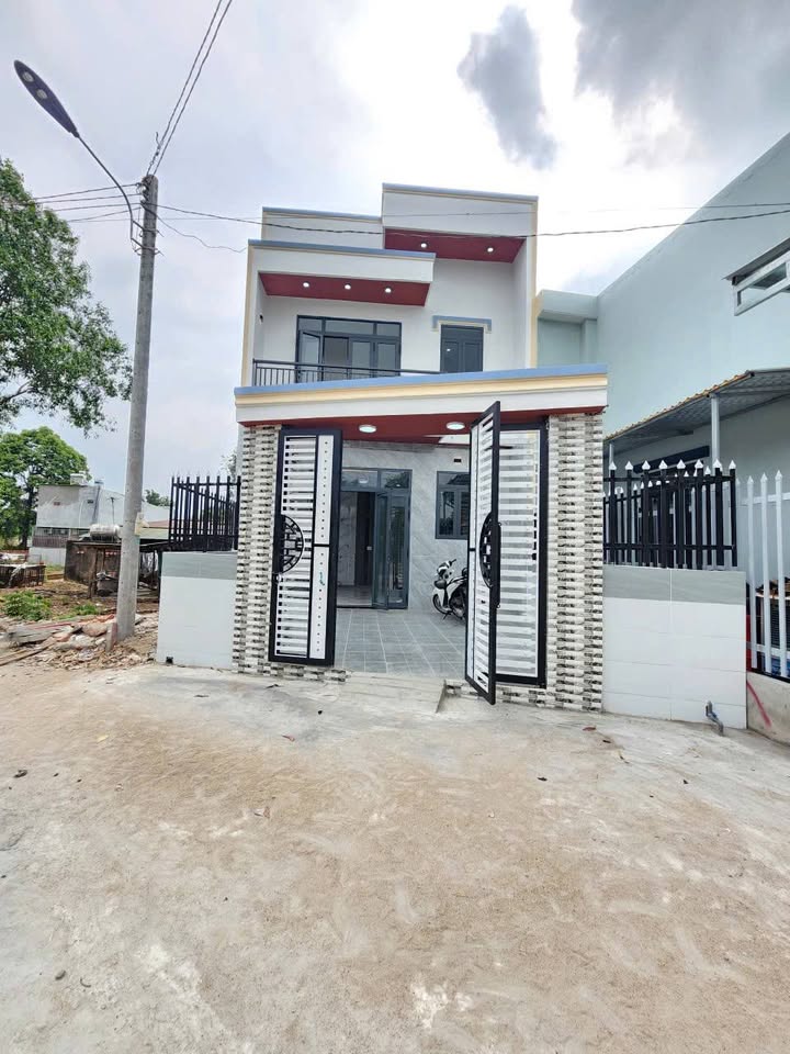 Nhà 107.8m² Mặt Tiền Thái Hòa, Tân Uyên - 2.39 Tỷ, Sổ Hồng Riêng