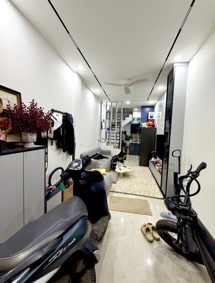 Nhà riêng Bạch Mai 30m² - Ô tô vào tận nhà, sẵn sàng ở ngay!