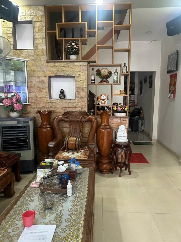 Nhà 3 Tầng Mặt Tiền 4x20m - Sát Bệnh viện Tam Phú, Thủ Đức - 13 Triệu/Tháng