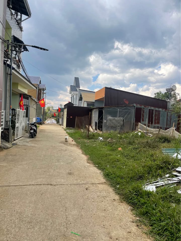 Bán Đất Phường 7 Đà Lạt 105m² Sổ Riêng - Có Sẵn Nhà Gỗ