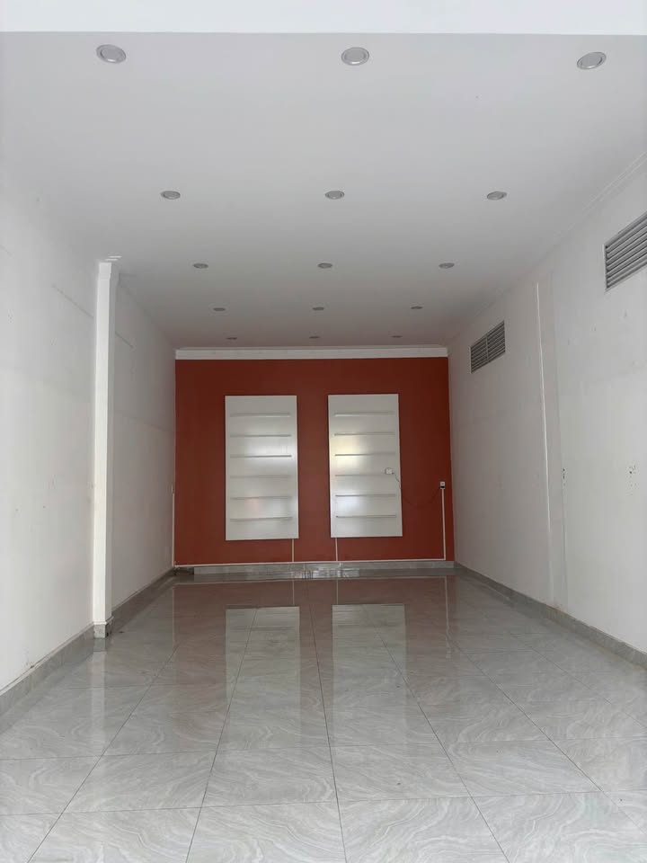 Cho thuê mặt bằng & nhà nguyên căn MT Nguyễn Công Trứ, Bảo Lộc - Kinh doanh sầm uất