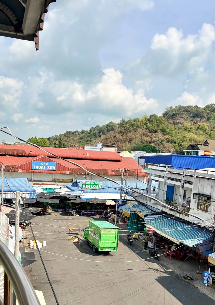 Nhà Phố Đường Hùng Vương, An Giang 60m² - Mặt tiền kinh doanh đắc địa!