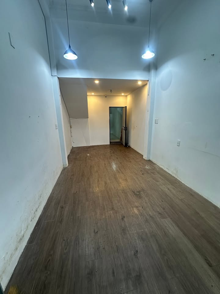 Nhà Mặt Tiền Nguyễn Hoàng Đà Nẵng 40m² - Mặt tiền kinh doanh 10 triệu/tháng