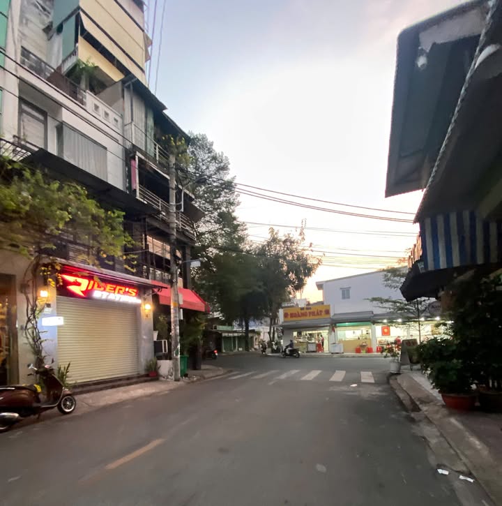 Nhà 3 Lầu 5PN Tân Phú - 52m² - Sổ Hồng Chính Chủ