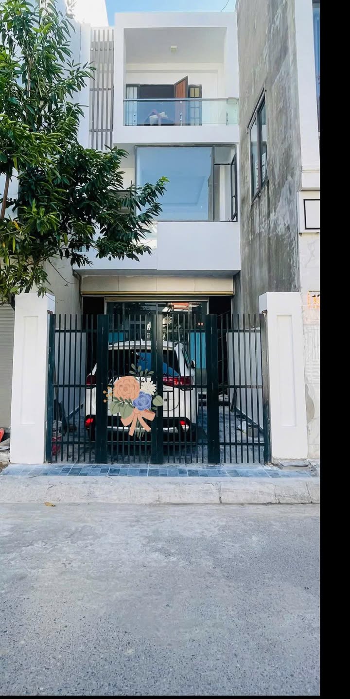 Nhà 3 tầng Trương Văn Lực 63m² - Ô tô vào tận nhà, sổ đỏ sẵn!