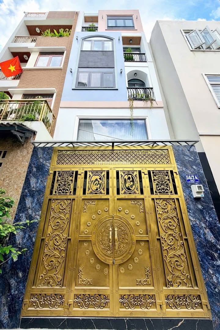 Nhà riêng Bình Tân 215m² - Sẵn sàng ở ngay!