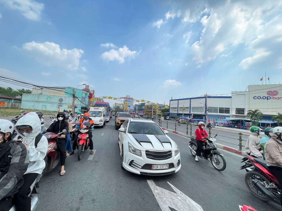 Nhà Phố Mặt Tiền Kinh Doanh 65m² - Ngay Ngã Tư Thủ Đức, TP.HCM