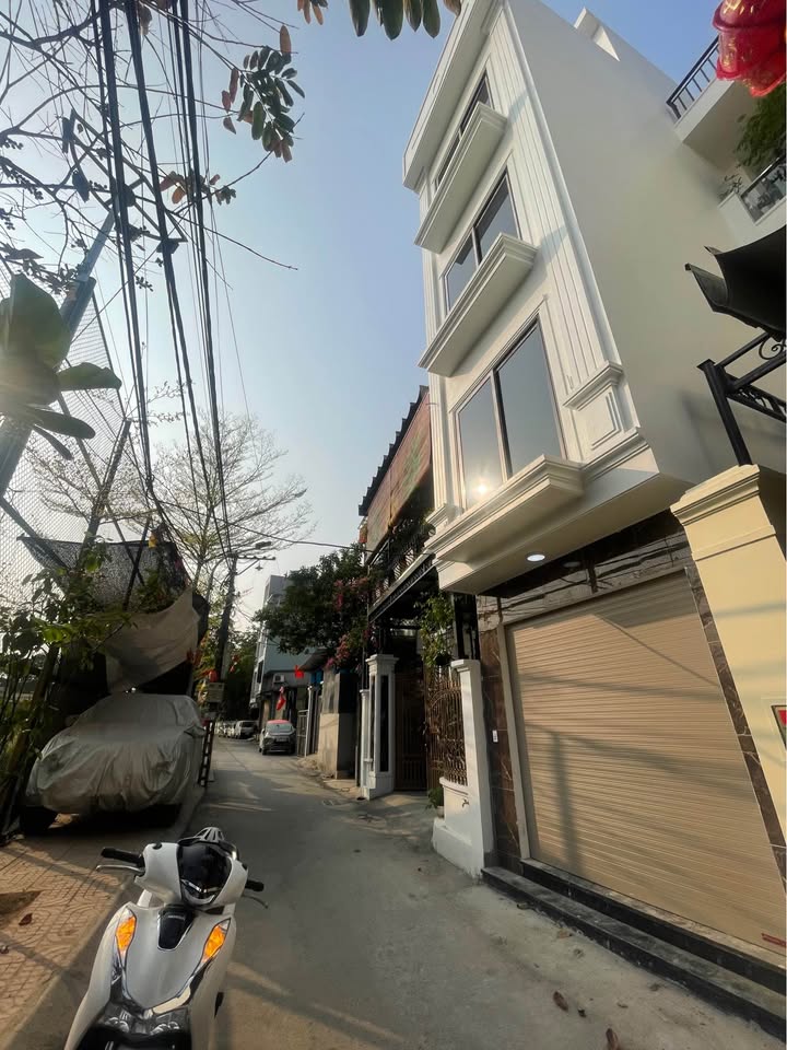 Nhà 5 tầng Kim Chung 36m² - Ô tô vào nhà, giá tốt hiếm có!