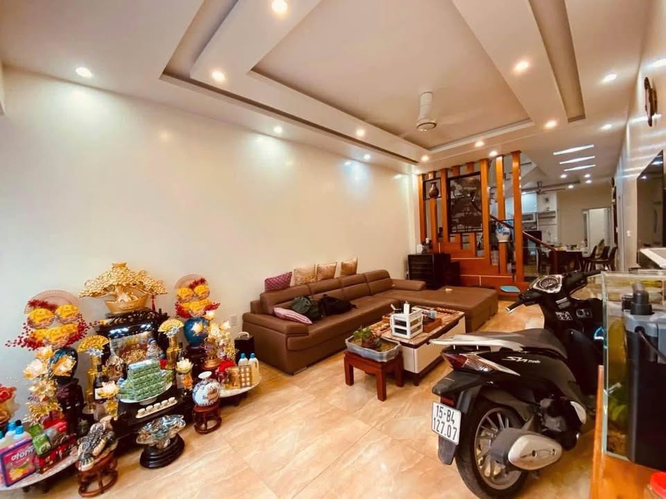 Nhà 90m² Nguyễn Đức Cảnh, Hải Phòng - Ô tô tận cửa, 4 Tầng Đẹp