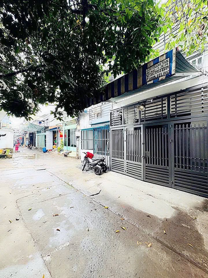Nhà riêng Kênh Nước Đen, Tân Phú 40m² - Ô tô vào tận nhà, sổ hồng sẵn!