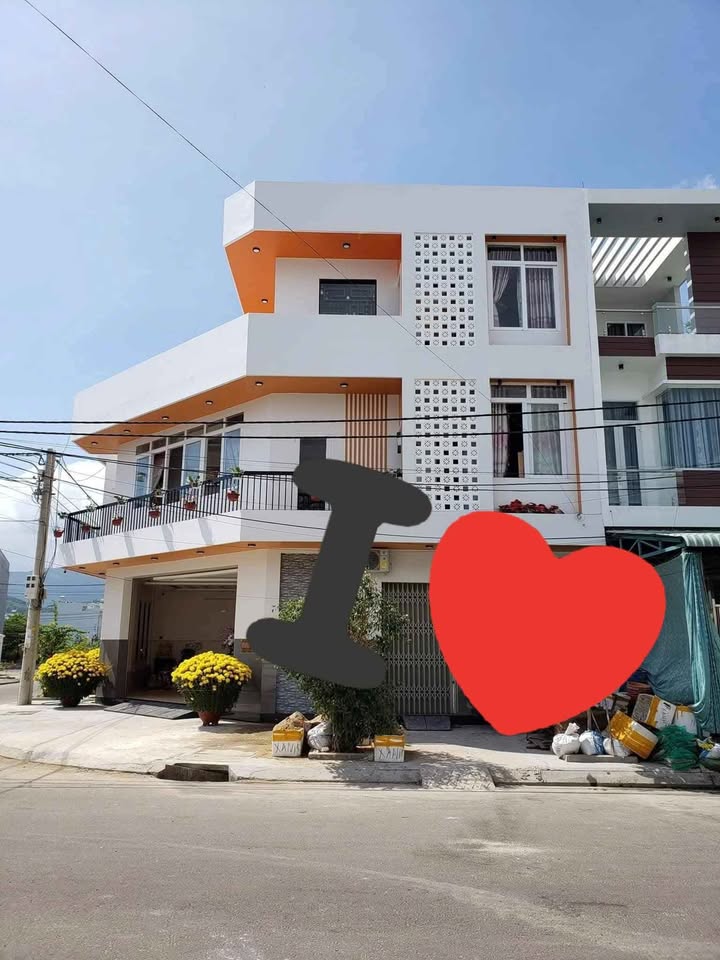 Nhà Mặt Tiền Đẹp Quy Nhơn - 102m², 4 Tầng, Giá 8.5 Tỷ, Sổ Đỏ Chính Chủ