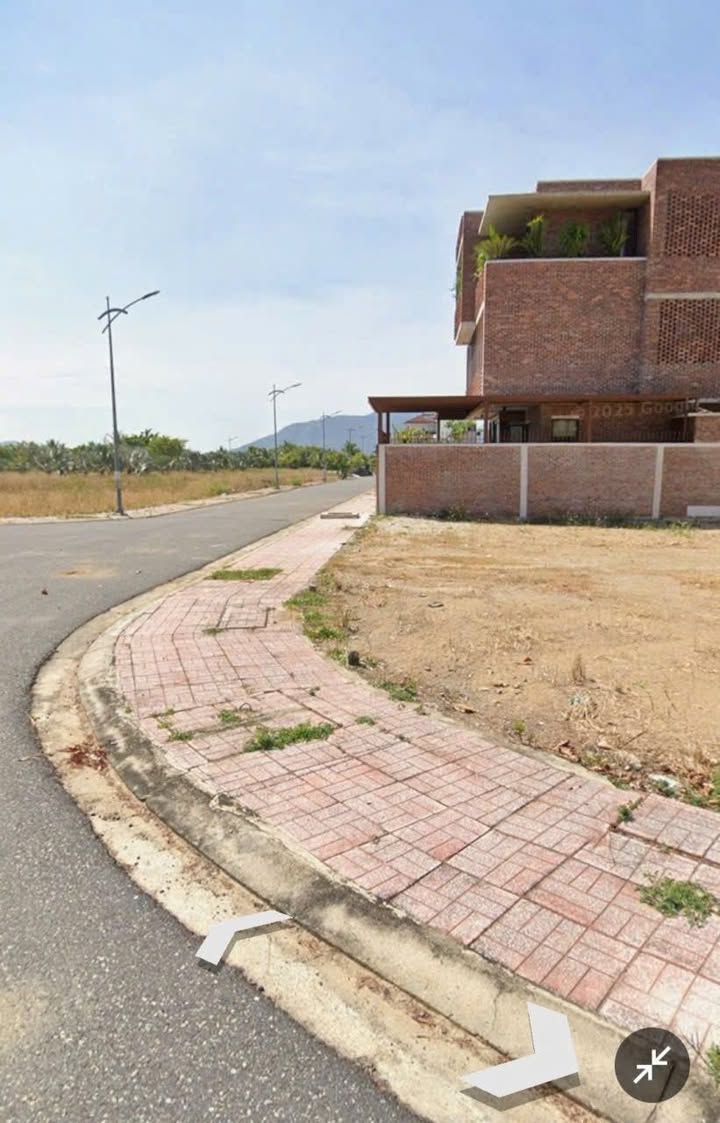 Bán Lô Góc Biệt Thự Ven Sông Tắc Nha Trang 365.8m² - Hướng Đông Bắc