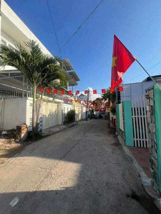 Đất nền Kon Tum 100m² giá 1.3 tỷ - Thổ cư 100% Sổ đỏ sẵn sàng!