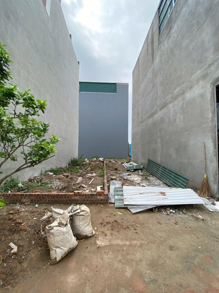 Đất nền TĐC Ngọc Hồi 30m² - Sổ đỏ chính chủ, ô tô tránh