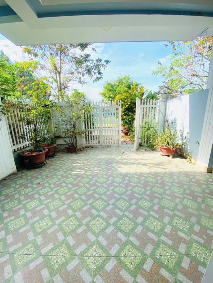 Nhà Trệt Lầu 4PN Đẹp, Nội Thất Đủ, KD Sầm Uất Cái Răng - 10 Triệu/Tháng