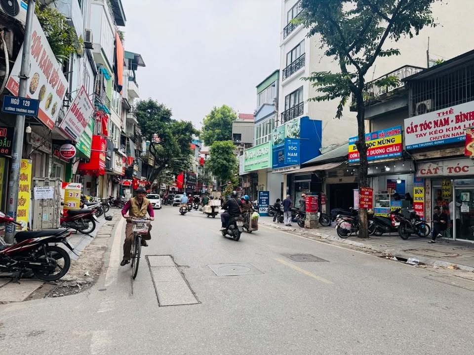 Nhà Phố Trương Định, Hai Bà Trưng 9.5 tỷ - Mặt tiền kinh doanh đắc địa!