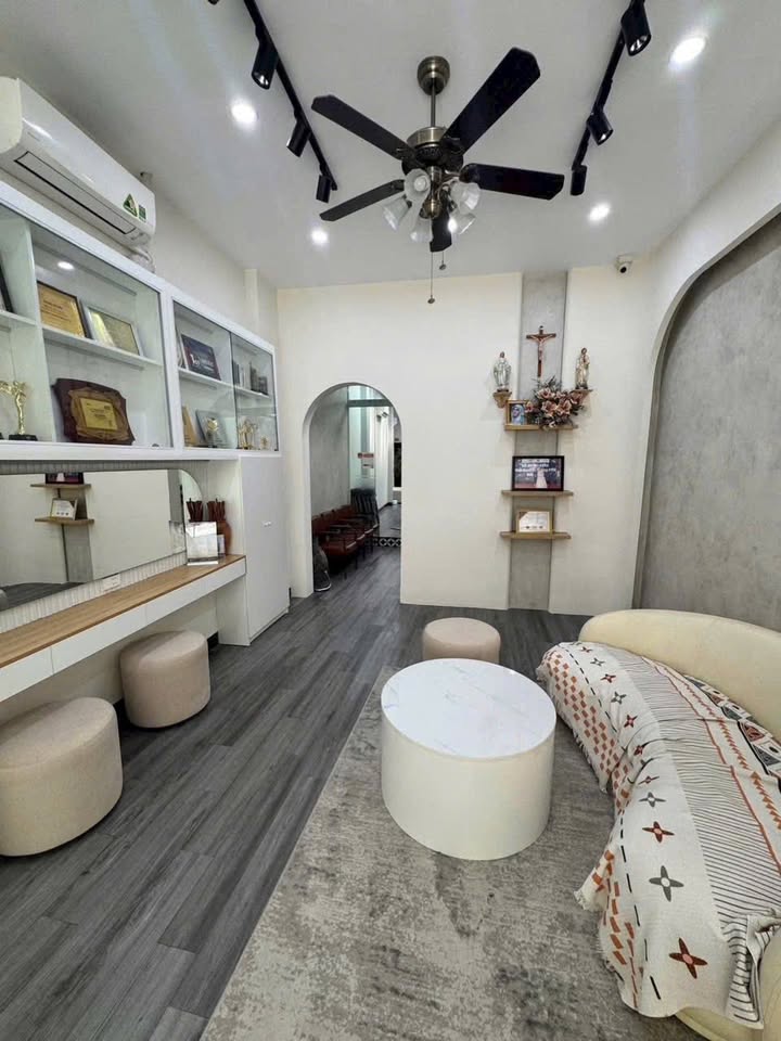 Nhà Riêng Nguyễn Ái Quốc 106m² giá 6.9 tỷ - Vị trí đẹp kinh doanh!