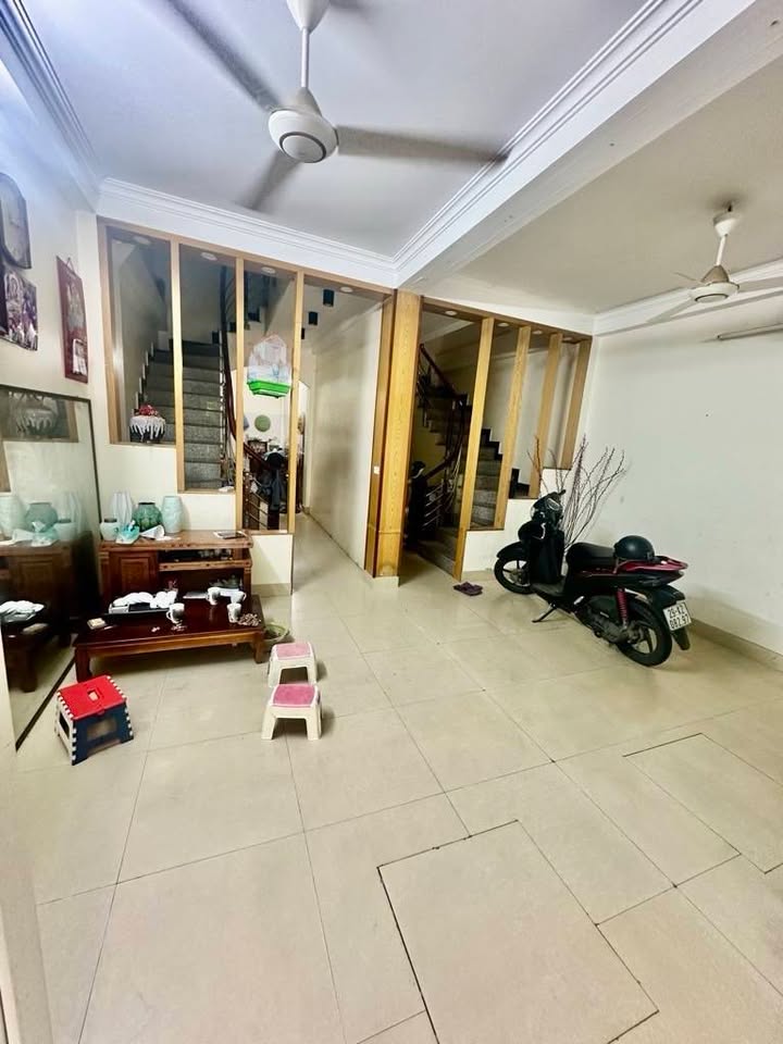 Bán nhà Ngô Gia Tự Long Biên 60m² 15 tỷ - Ô tô vào tận nhà!