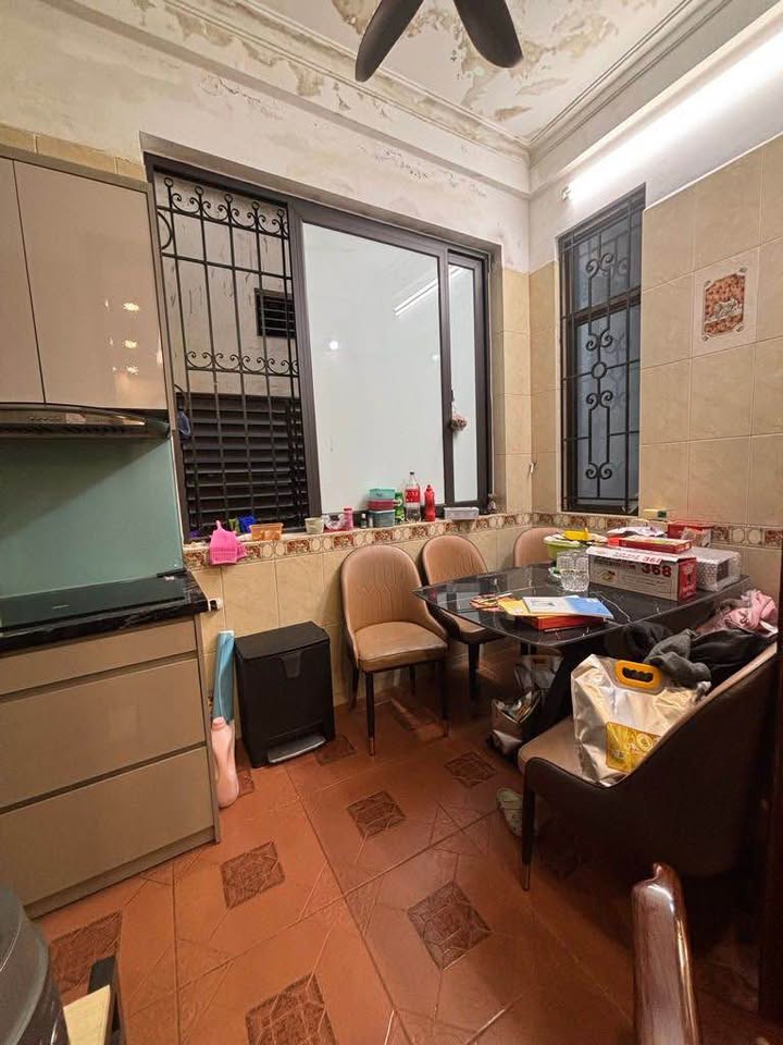 Nhà Mặt Phố Cổ Ba Đình 75m², 3 Tầng, Sổ Đỏ - 11.5 Tỷ