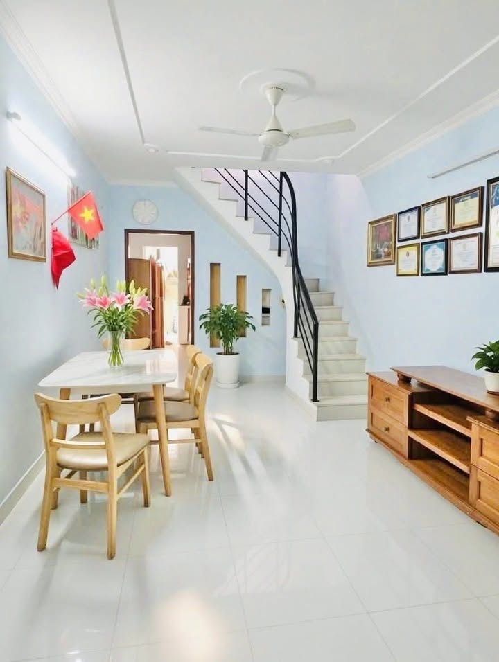 Nhà 2 tầng 37m² Hiệp Bình Chánh, TP. Thủ Đức - Sổ hồng riêng, giá 3.85 tỷ