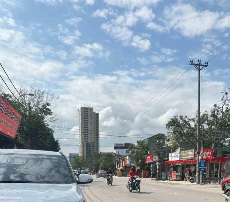 Mặt bằng kinh doanh mặt tiền 70m² đường Lê Viết Thuật, TP Vinh - Giá 9 triệu/tháng