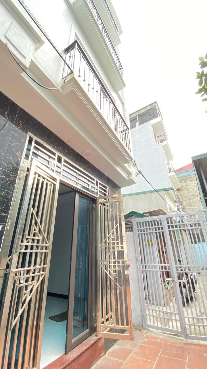 Nhà Riêng Thanh Trì 30m² giá 5 tỷ - Sẵn sàng ở ngay!