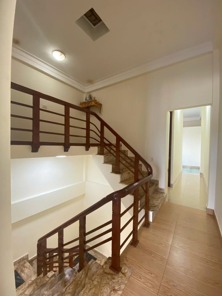 Nhà 2 Tầng Đông Vệ 70.6m² - Sổ Đỏ Chính Chủ, Giá 2.65 Tỷ