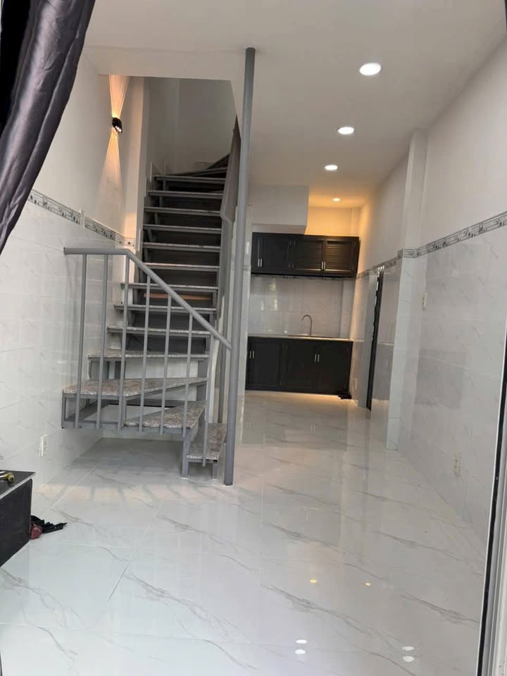 Nhà Hẻm Xe Hơi Bình Tiên Q6 - 8 Triệu/tháng, Sẵn Sàng Ở Ngay