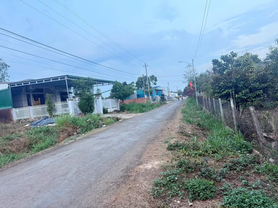 Đất nền Ea Kmút, Ea Kar 300m² giá 600 triệu - Sổ đỏ chính chủ