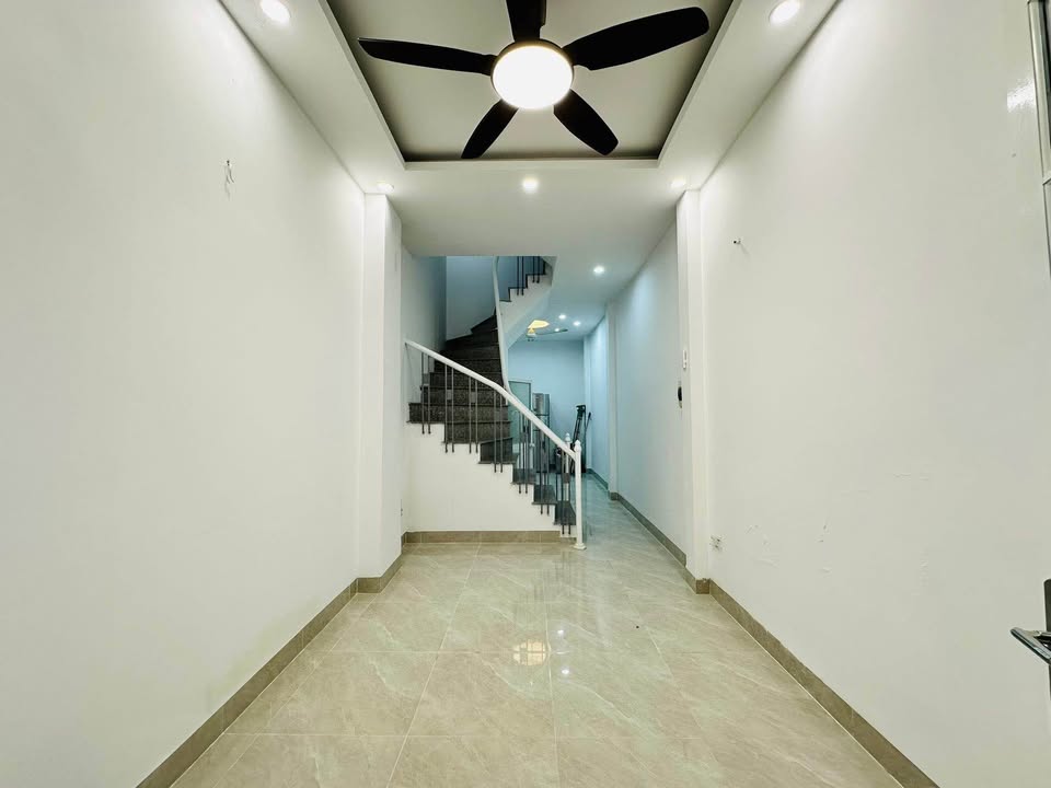 Nhà Lĩnh Nam 25m² 5 Tầng Ô Tô Đỗ Cửa - 7.4 Tỷ