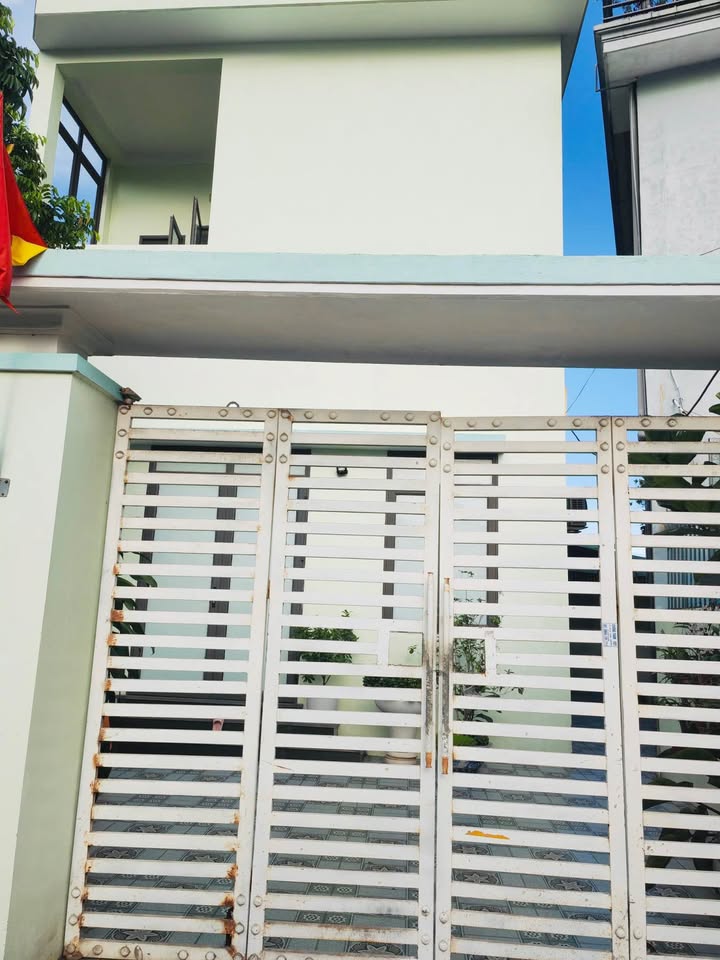 Bán Nhà Cẩm Phả 154.7m² Hướng Tây - Giá 2.15 Tỷ - Vườn Rộng Ô Tô Vào Nhà