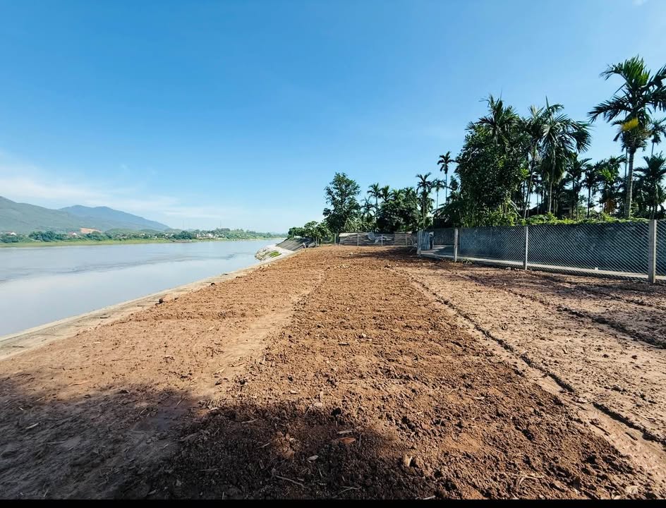 Đất Vườn Ba Vì 888m² Sổ Đỏ View Sông Đà - Giá Đầu Tư 2.66 Tỷ