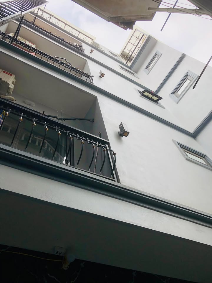 Nhà Mặt Tiền Lạc Long Quân, Tây Hồ 74m² x 6 Tầng - Kinh doanh cho thuê tốt!