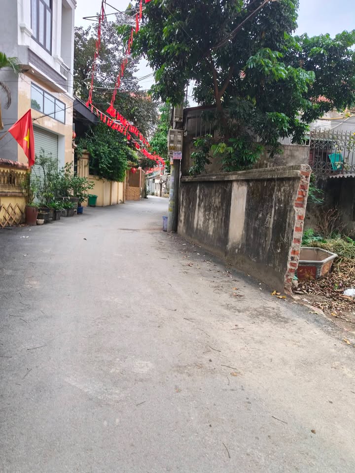 Đất nền Đông Mỹ, Thanh Trì 52.6m² - Sổ đỏ chính chủ, đường ô tô!