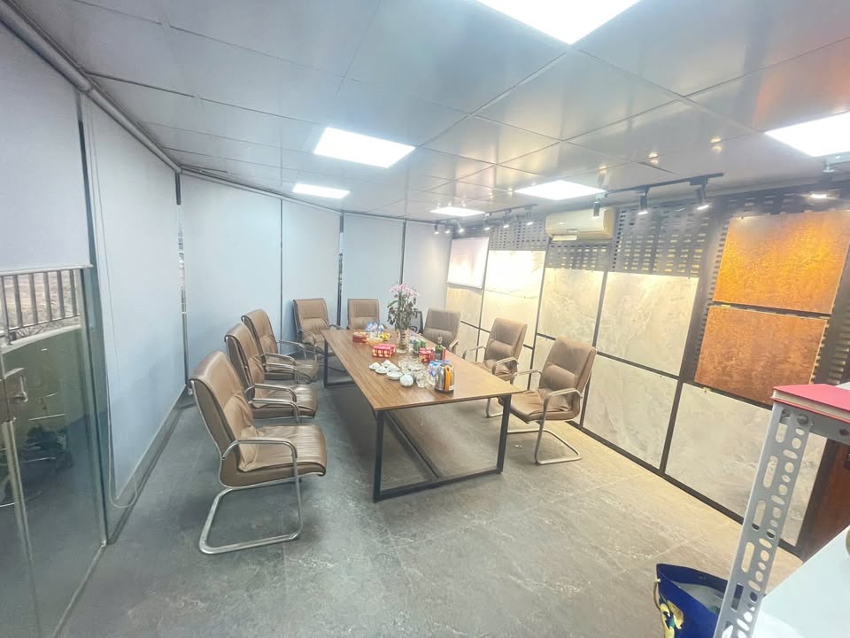 Cho thuê nhà mặt phố Võ Chí Công, Tây Hồ - 60m² x 6 tầng, Kinh doanh mọi loại hình