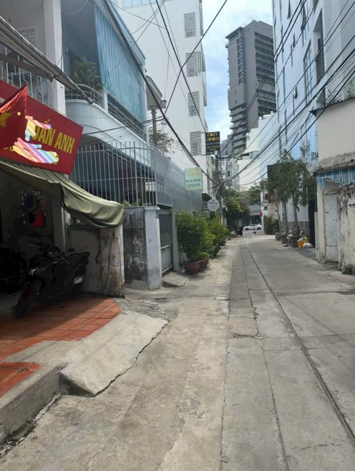 Nhà Tuệ Tĩnh Nha Trang 63m² - Ô tô vào tận nhà, gần biển!