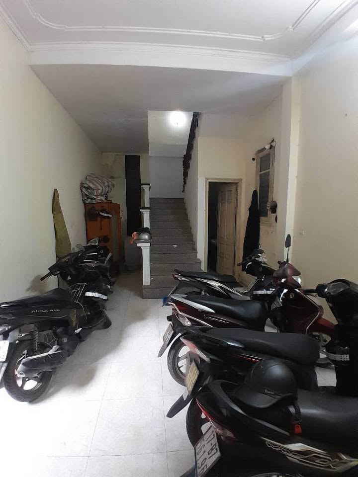 Nhà Mặt Tiền Hoàng Quốc Việt 64m² - Kinh Doanh Đỉnh Cao - 18.6 Tỷ