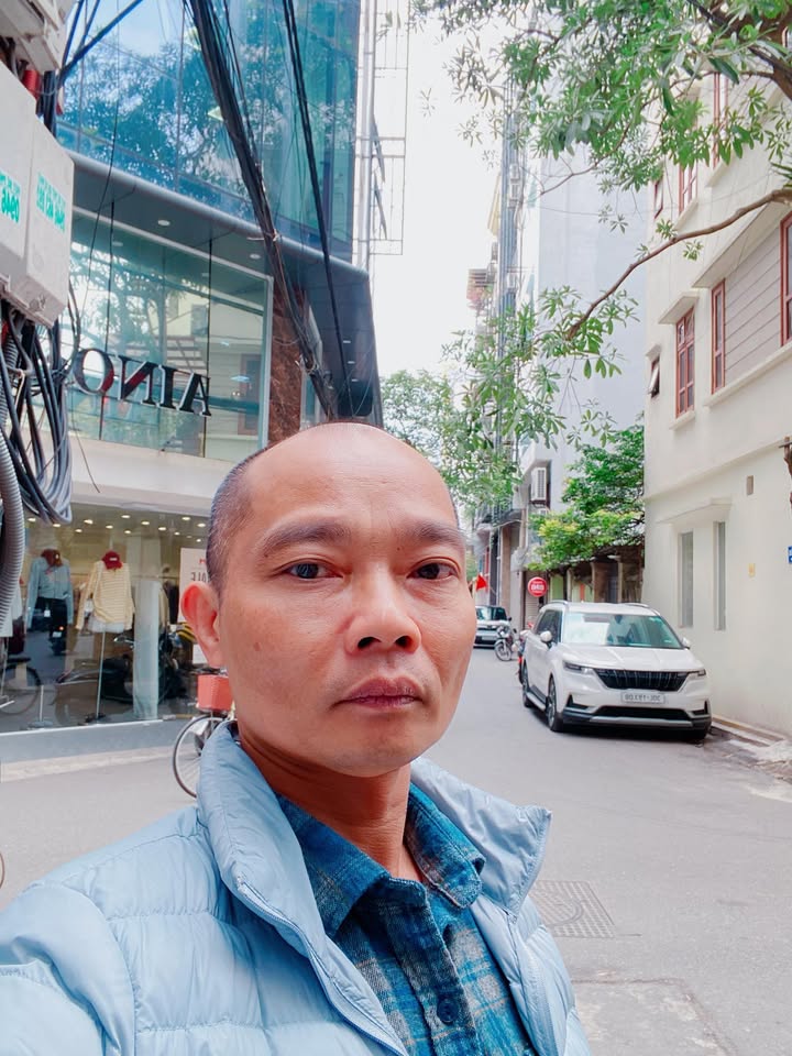 Nhà riêng Hoàng Cầu 47m² - Ngõ ô tô tải, thang máy hiện đại!