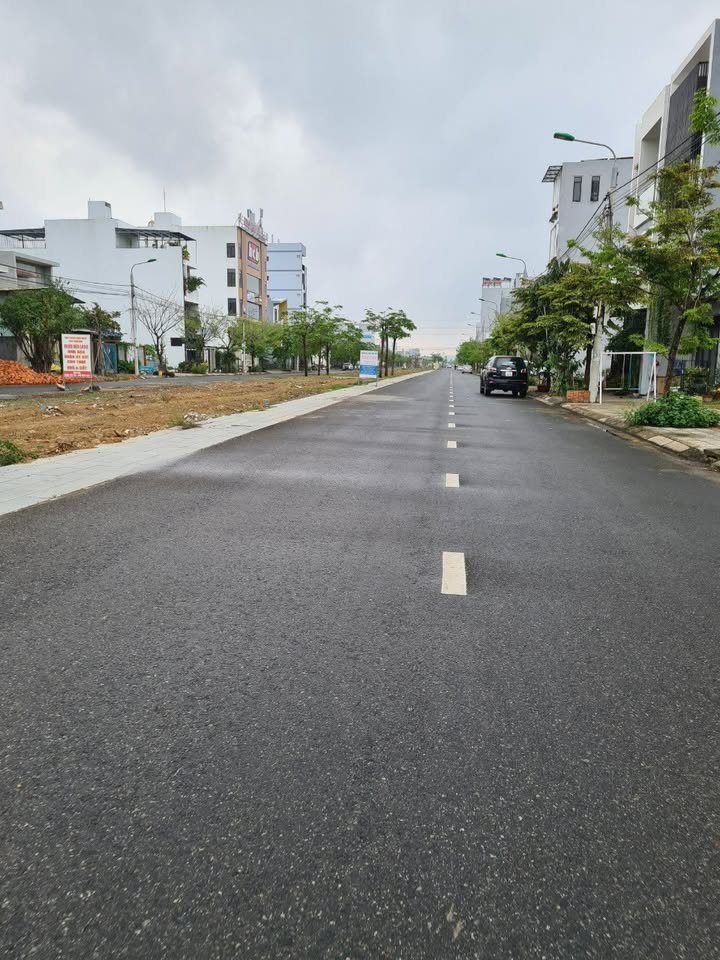 Bán Đất Đường 33 Hòa Xuân 100m² Hướng Tây Nam - Giá 7.45 Tỷ